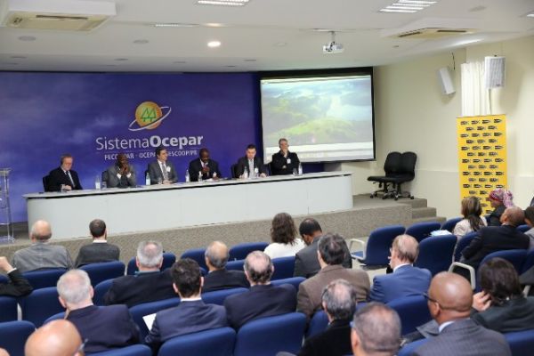 Paran&aacute; e África do Sul estudam firmar parcerias no agroneg&oacute;cio