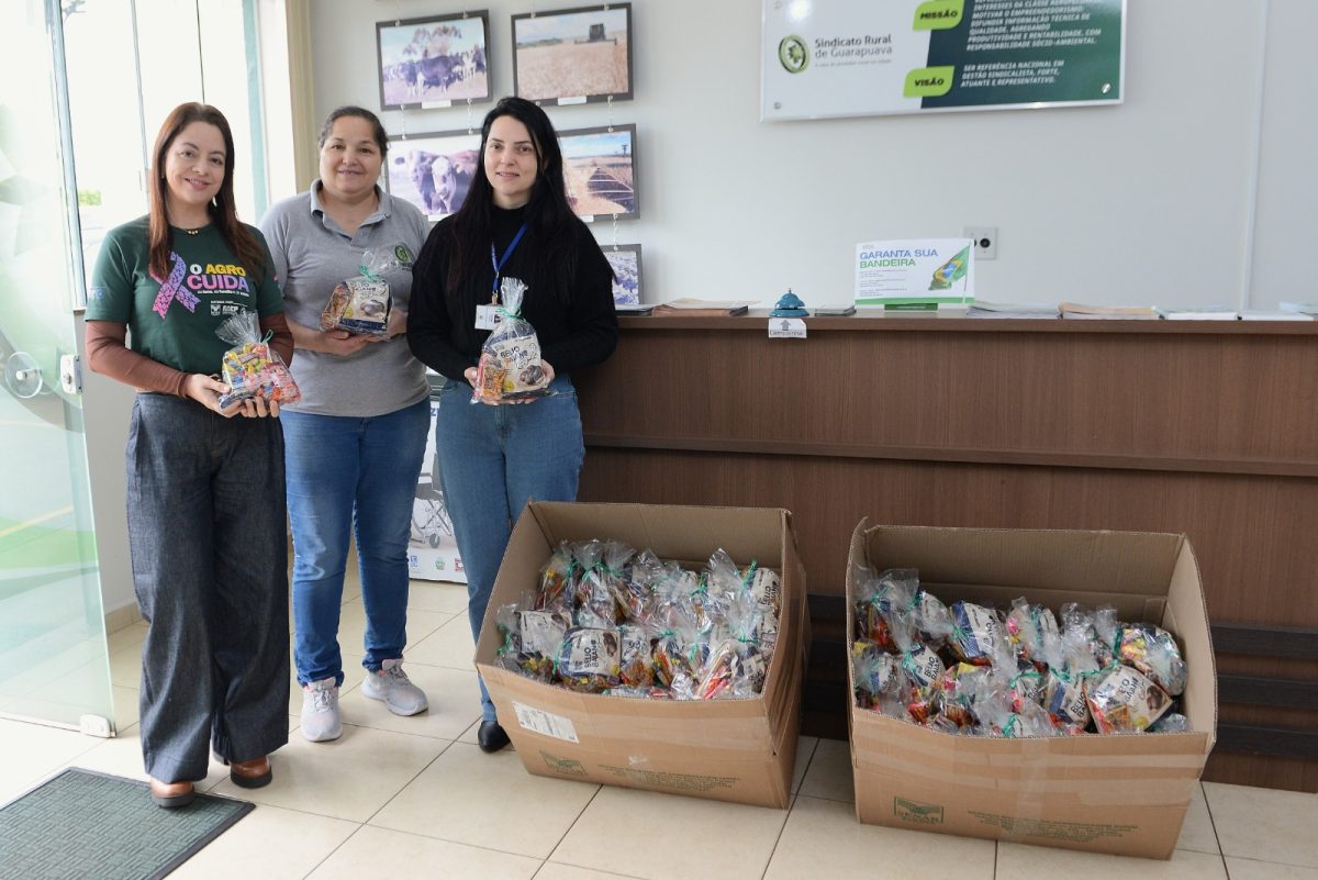 Sindicato Rural entrega doces para o Dia das Crianças da Escola Municipal do Campo Lídia Scheidt Cury